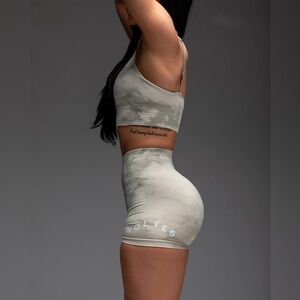 PYRAMID V2 EVERSON SEAMLESS "SIERRA" SHORTS IN CACTUS GRAY GHOST CLOUDS